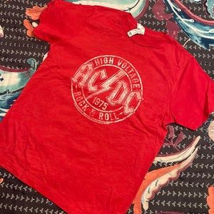 Super cute sexy girl fit rock ACDC distressed logo tee! XS or youth M 💋